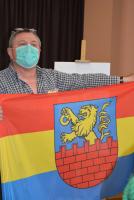 Prezentacja flagi z herbem naszego miasta - Nasielska.
