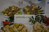 Potrawy z naszego regionu zaprezentowane w Gołdapi. Galaretka z nóżek.