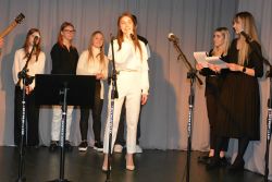 Jedna z młodych wokalistek zaśpiewała także piękną ukraińską kolędę.