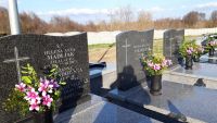 W ostatnim tygodniu marca wybraliśmy się na nasielski cmentarz, aby uporządkować groby Mieszkańców.
