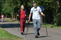 Uczestnictwo w imprezie zaczęliśmy od wzięcia udziału w wyścigu z kijkami nordic walking.