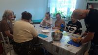 Różne zajęcia terapeutyczne z udziałem Mieszkańców oraz Ogród Terapeutyczny letnią porą.