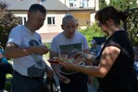 Pan Maciej i Pan Mirosław także poczęstowali się smacznymi kanapkami.