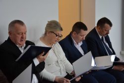W Wielki Piątek spotkaliśmy się w kaplicy Domu, aby wspólnie czytać Rozważania Drogi Krzyżowej.