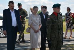 Zdjęcia z przebiegu uroczystości patriotycznej w Popowie Borowym, w której uczestniczyła delegacja naszego Domu.
