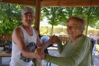 Zdjęcia z naszego pierwszego pikniku w Ogrodzie Terapeutycznym, zorganizowanego latem 2025.