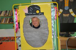 Barwna fotościanka pomogła każdemu, chociaż na chwilę, stać się Panem Ziemniakiem. Także Panu Jerzemu.