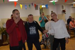 Pora wkroczyć na taneczny parkiet.