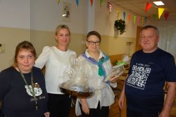 Pamiątkowe zdjęcie z rozdania nagród przedstawicielom zaproszonych Placówek.