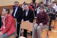 Zastępca Dyrektora – Pani Renata Różalska z Mieszkańcami naszego Domu podczas Święta Szkoły w Dębinkach.