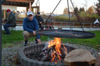 Zdjęcia z naszego jesiennego spotkania przy ognisku w Ogrodzie Terapeutycznym. Listopad 2025 roku.