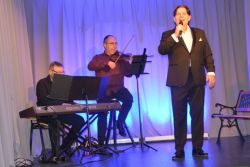 Niezwykły koncert Wędrownego Teatru Muzycznego w naszym Domu. Listopad 2025 roku.