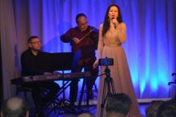 Niezwykły koncert Wędrownego Teatru Muzycznego w naszym Domu. Listopad 2025 roku.