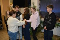 Bożonarodzeniowa wizyta Uczniów z nasielskiej szkoły w naszym Domu. Grudzień 2025 roku.