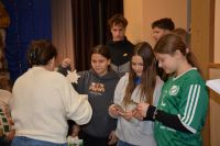 Bożonarodzeniowa wizyta Uczniów z nasielskiej szkoły w naszym Domu. Grudzień 2025 roku.