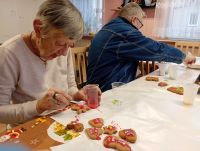 Świąteczne dekoracje oraz wspólne zajęcia w ostatnich dniach przed Bożym Narodzeniem 2025 roku.