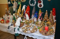 Świąteczne dekoracje oraz wspólne zajęcia w ostatnich dniach przed Bożym Narodzeniem 2025 roku.