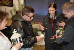 Wizyta harcerzy, którzy przekazali naszemu Domowi Betlejemskie Światło Pokoju. Grudzień 2025 roku.