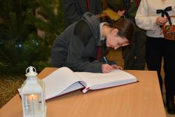 Wizyta harcerzy, którzy przekazali naszemu Domowi Betlejemskie Światło Pokoju. Grudzień 2025 roku.