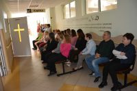 Personel Placówki podczas Mszy Świętej odprawionej w intencji Pani Dyrektor.