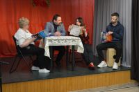 Skecz kabaretowy przygotowany przez terapeutów.