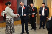 Jako pierwsi życzenia złożyli Przedstawiciele Samorządu Mieszkańców.