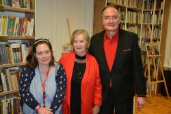 Spotkanie z poezją księdza Jana Twardowskiego w Miejsko-Gminnej Bibliotece Publicznej w Nasielsku.