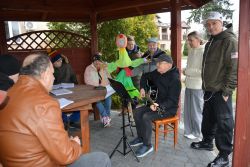 Wspólnie zaśpiewane piosenki wprowadziły nas w pogodny i radosny nastrój.