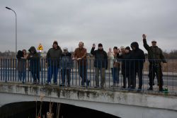 Żegnamy odpływającą Marzannę. Rozstajemy się z mroźną zimą i witamy wiosnę.