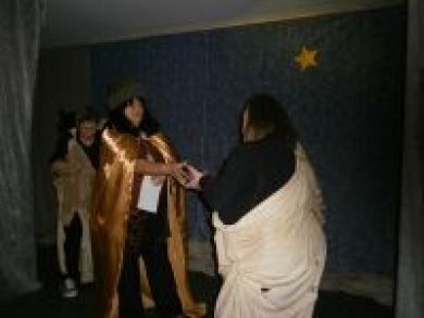 Czwarty Król i ludzie z kraju ogarniętego suszą.